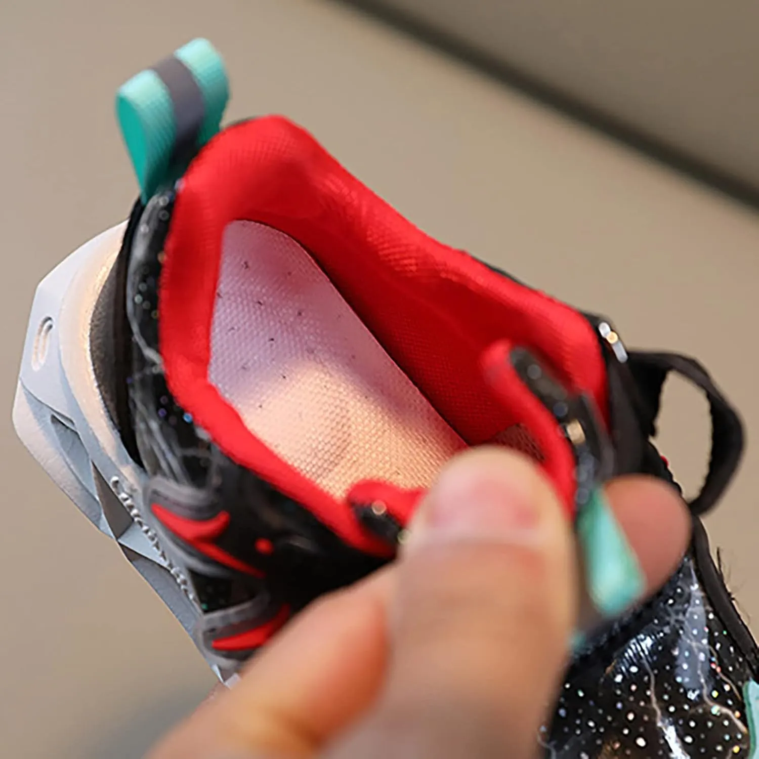 Children's LED Sneakers Leather Reflective Breathable Soft Sole Lace up Shoes Collision Color Tights Shoes