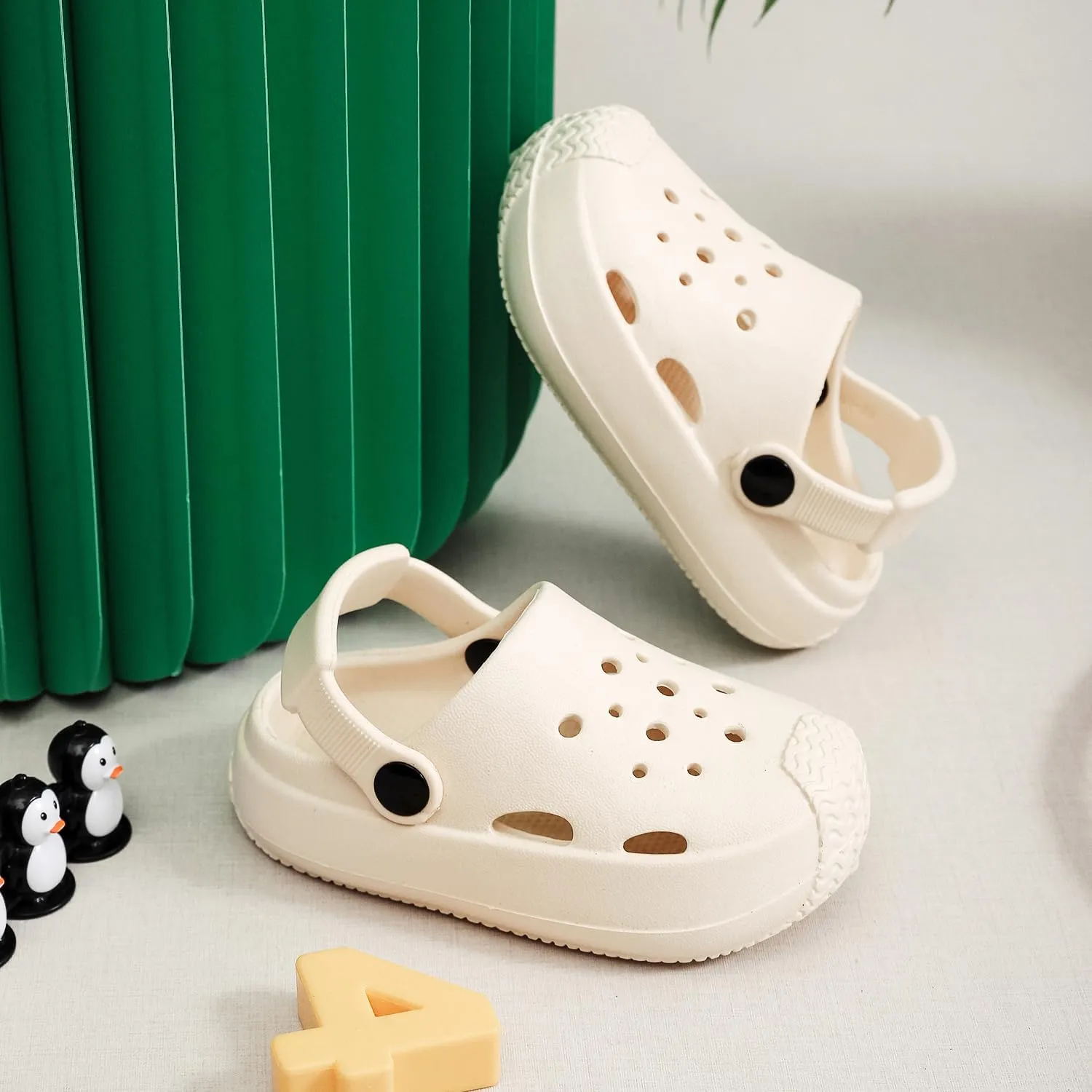 Little Kids Clogs Toddler Girls Boys Sandals Cute Garden Clogs Water Shoes Slip on Beach Pool Slides Slippers